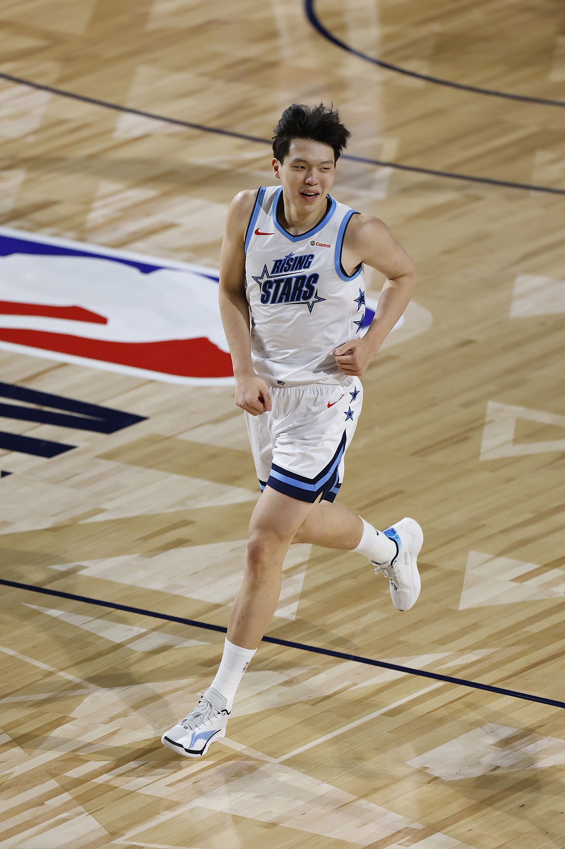 j9-拓媒：杨瀚森&amp;利拉德在全明星赛的表现证明他们都是可用之人