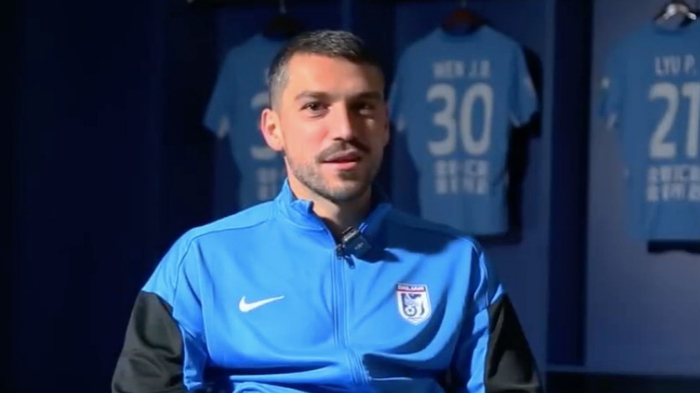 九游体育-好消息！斯坦丘亲口表态：愿推荐中国球员去欧洲留洋|王博|中国足球|联赛|尼古拉·斯坦丘|大连英博_新浪新闻